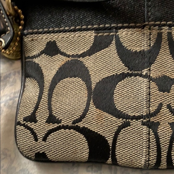 Coach wristlet “ almost new” - Picture 4 of 4